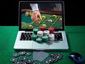 Стоит ли играть на деньги в интернете?