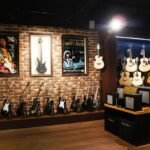 Музыкальные инструменты с гарантией: выбираем магазин для покупки гитары