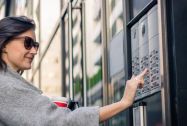 Безопасность многоэтажного дома: как домофонные системы решают проблему