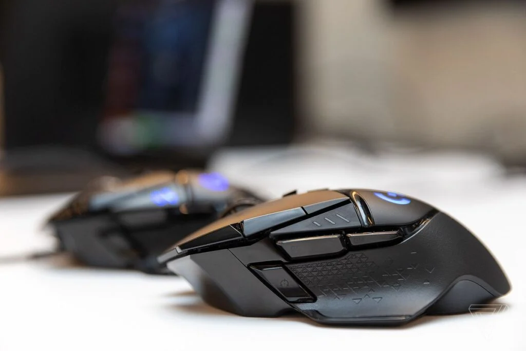 Лучшая беспроводная игровая мышь: Logitech G502 Lightspeed — фото 2