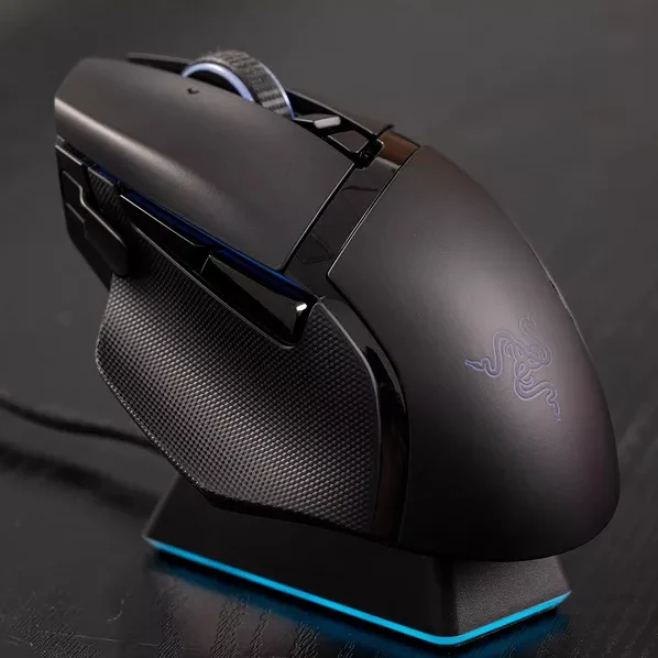 Модель RAZER BASILISK ULTIMATE