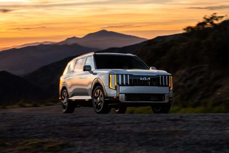 Гібридний кросовер Kia Telluride 2027 року