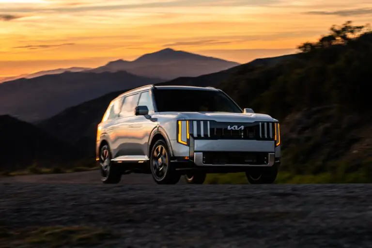 Гибридный кроссовер Kia Telluride 2027 года
