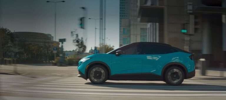 Електричний кросовер Nissan Leaf 2026 року