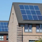 Энергонезависимость и выгода: как правильно выбрать солнечные батареи для дома и бизнеса