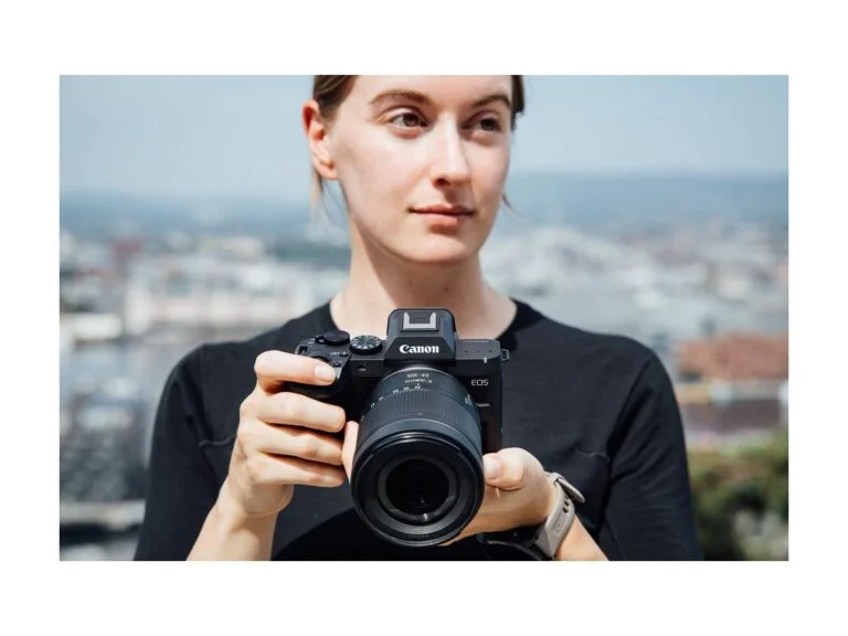 Повнокадрова камера Canon EOS R8 Mark II