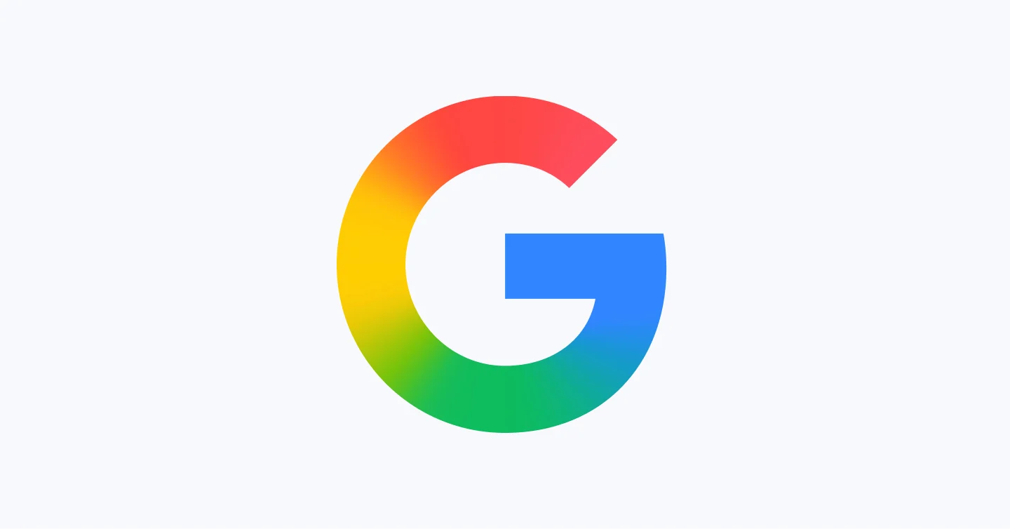 Логотип Google на светлом фоне