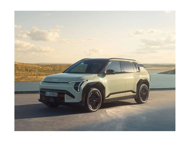 Електрокросовер Kia EV3