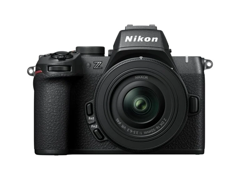Бездзеркальна камера Nikon Z50II з об'єктивом